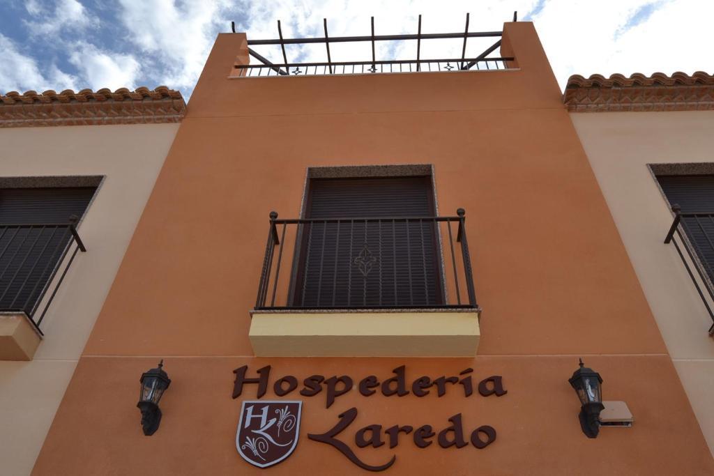 Hospederia Laredo Hotel La Carlota Exterior foto